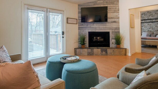 House, Multiple Beds, Balcony | Interior - Hillwood Hideaway (Nashville)