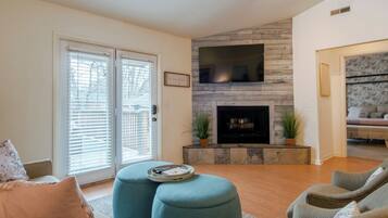 House, Multiple Beds, Balcony | Interior