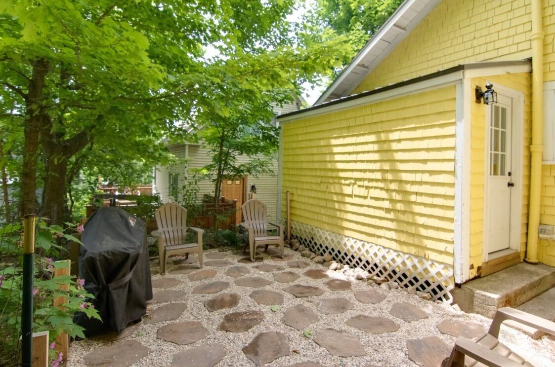 Charming Cottage in Downtown Littleton