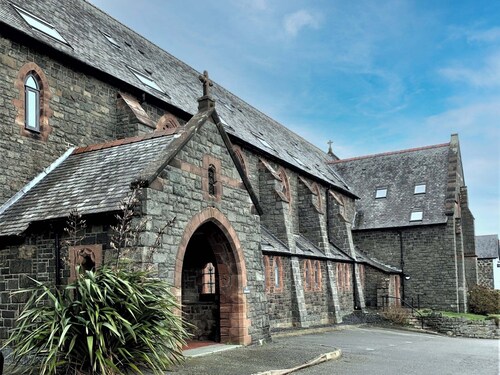 2 bedroom accommodation in Criccieth