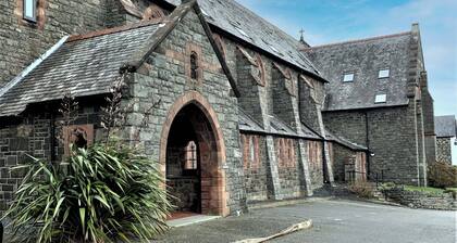 2 bedroom accommodation in Criccieth