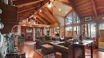 House, Multiple Beds, Hot Tub, Ocean View | Living room | 40-inch Smart TV with cable channels, TV, fireplace