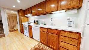 Private kitchen - La Residence - Shared Pool, Hot Tub & More! (Mammoth Lakes)