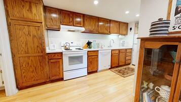 Condo, Multiple Beds, Patio, Mountain View (La Residence) | Private kitchen | Coffee/tea maker