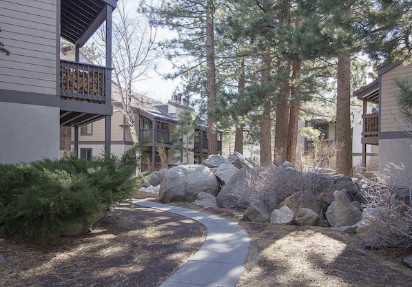 Exterior - Sherwin Villas- Free Shuttle & Near Skiing! (Mammoth Lakes)