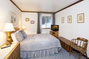 View from room - Mammoth Estates - 4 Seasons of Beauty w/ Amenities! (Mammoth Lakes)