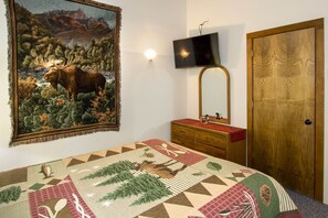 Condo, varias camas, acceso a la alberca, vista a la montaña (Mammoth Estates) | 4 habitaciones, decoración personalizada y muebles diferentes 