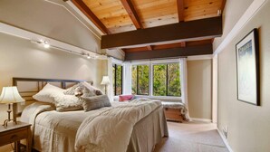 House, Multiple Beds, Hot Tub - Rocky Ridge Retreat (Tahoe City)