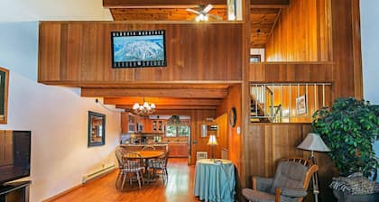 Winterset #02 - Shared Hot Tub & Pool!