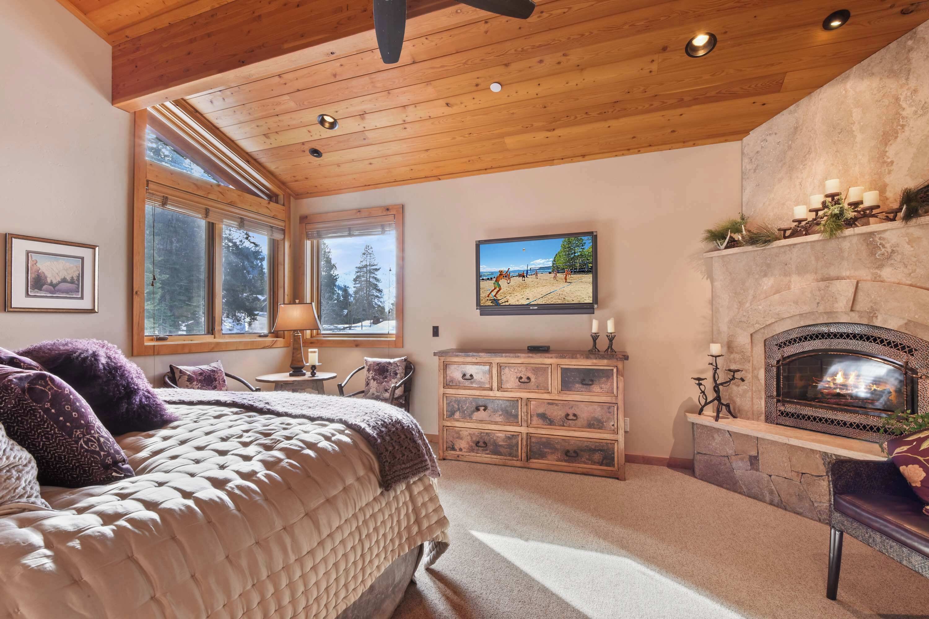 Townhome, Multiple Beds, Hot Tub, Mountain View (Wulf's Lodge at Olympic Valley) | 4 bedrooms, individually decorated, individually furnished, desk