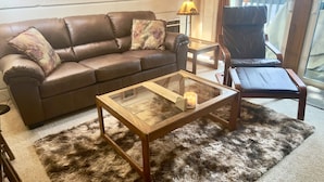 Interior - Mountain Shadows #f02 - Near Shuttle & Shopping! (Mammoth Lakes)