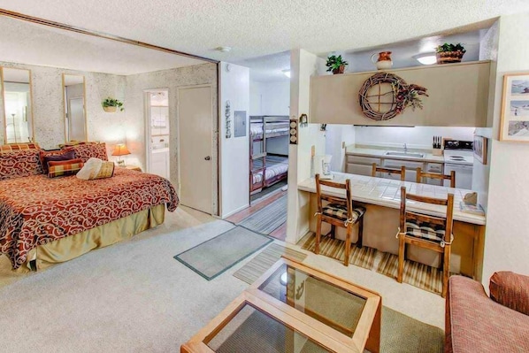 1 bedroom, individually decorated, individually furnished, free WiFi
