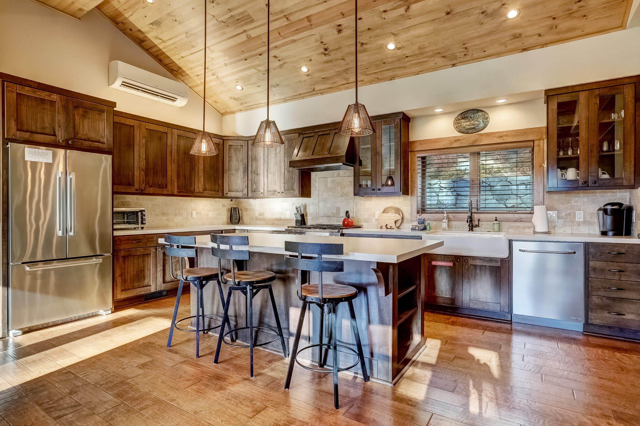 Rumah, Beberapa Tempat Tidur, hot tub | Dapur pribadi | Lemari es, microwave, oven, dan kompor