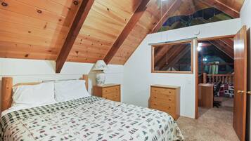 House, 2 Queen Beds, Balcony, Mountain View (Moose Cabin at Carnelian Bay) | 2 bedrooms, individually decorated, individually furnished, desk