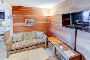 Condo, 1 King Bed with Sofa bed, Fireplace, Mountain View (Sherwin Villas #63) | Living room