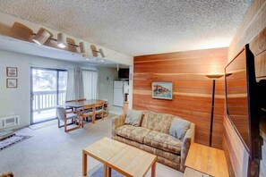 Condo, 1 King Bed with Sofa bed, Fireplace, Mountain View (Sherwin Villas #63) | Living area