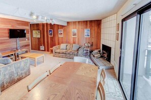 Condo, 1 King Bed with Sofa bed, Fireplace, Mountain View (Sherwin Villas #63) | Living room | Fireplace