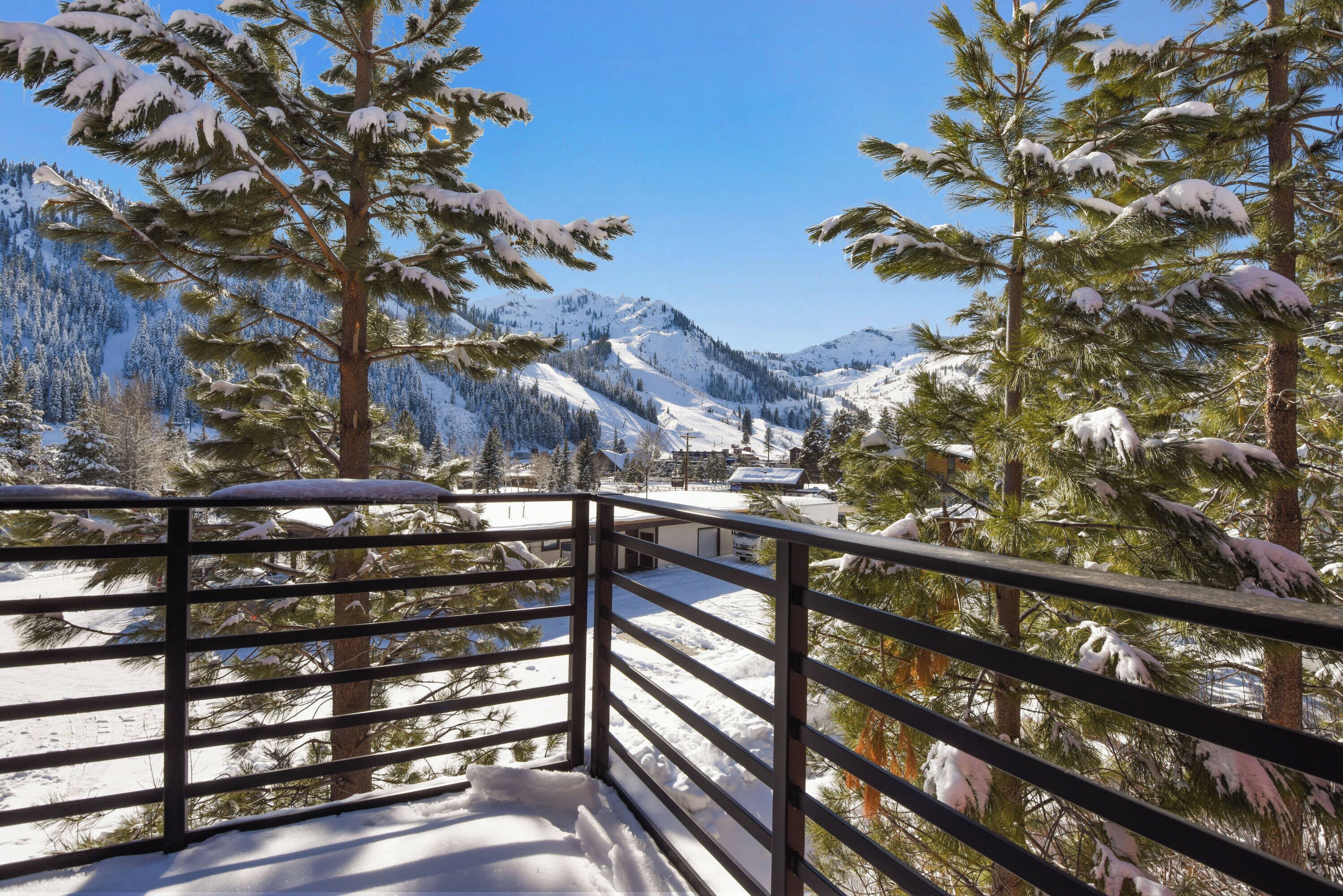 Townhouse, 2 queensize-senger, balkong, fjellutsikt (Valley View Bliss) | Overnattingsstedets uteområder