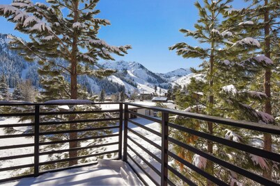 Valley View Bliss Nearby Bike Trails & Beach