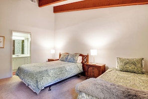 2 bedrooms, individually decorated, individually furnished, free WiFi