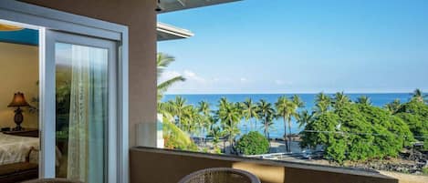 Condo, Multiple Beds, Balcony, Ocean View (2-302 The Beach Villas at Kahaluu) | Dining