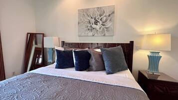 Casa de ciudad, varias camas, patio, vista al jardín (Mauna Lani Fairways #102) | 3 habitaciones, decoración personalizada y muebles diferentes