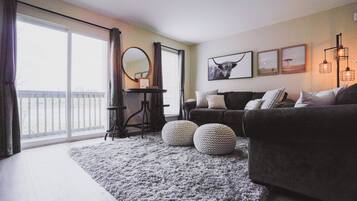 Condo, 1 Katil Raja (King) dengan Katil Sofa, Balcony | 1 bilik tidur, dihias secara berasingan