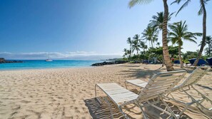 Beach nearby - Mauna Lani Fairways Luxury Accommodations (Kamuela)