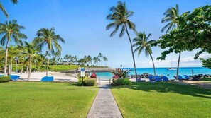 Beach nearby - Mauna Lani Fairways Luxury Accommodations (Kamuela)