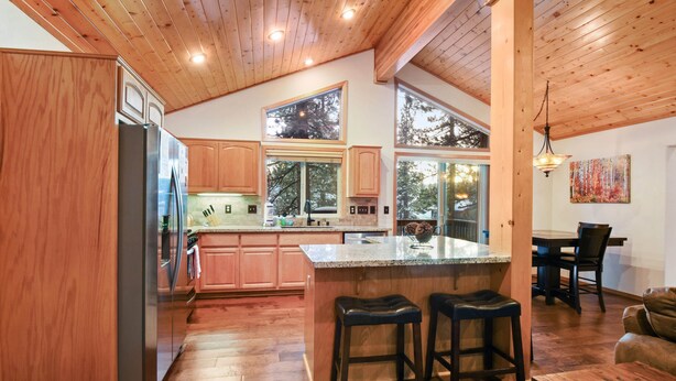 House, Multiple Beds, Balcony, Mountain View (Quaking Cabin) | Private kitchen | Coffee/tea maker, fridge, microwave, oven