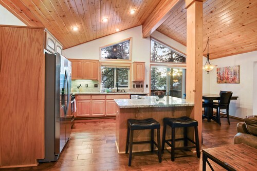 Quaking Cabin Gas BBQ & Amenities Access!