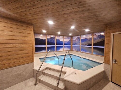 Large Condo with Valley Views