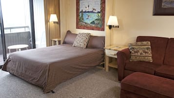 Tabla de planchar con plancha, wifi, ropa de cama