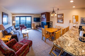 Televisión y chimenea 