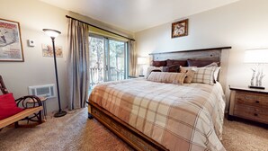 Condo, Multiple Beds, Patio, Mountain View (Mammoth View Villas ) | 2 bedrooms, WiFi (free), individually decorated, individually furnished - Mammoth View Villas - Near Hike/bike Trails! (Mammoth Lakes)