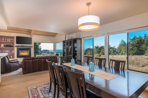 House, Multiple Beds, Hot Tub, Ocean View (The Sixpence) | Private kitchen | Fridge, microwave, oven, stovetop