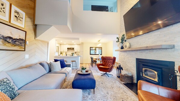Condo, Multiple Beds, Fireplace, Mountain View (Sierra Megeve #31) | Living room