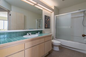 Bathroom - Seal Moor (Sea Ranch)