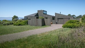 Unclassified image, 4 of 26, button - Sea Myst (Sea Ranch)