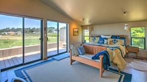 House, Multiple Beds, Hot Tub, Partial Ocean View