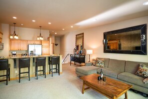 Condo, Multiple Beds, Balcony | Living room