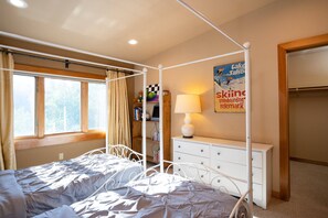 Condo, Multiple Beds, Balcony