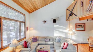 Interior - Winterset #01 Condo Near Year-round Fun (Mammoth Lakes)