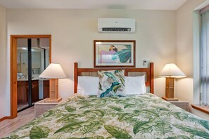 Studio, 1 King Bed, Garden View | 1 bedroom, bed sheets - The Shores 19 - Studio at the Waikoloa Beach Resort (Waikoloa)