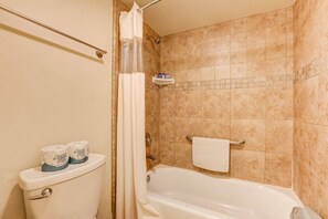 Condo, Multiple Beds, Patio | Bathroom | Designer toiletries, shampoo