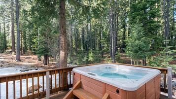 House, Multiple Beds, Hot Tub | Spa