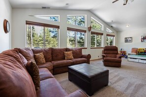 House, Multiple Beds, Hot Tub | Interior - Walkers Retreat (Truckee)