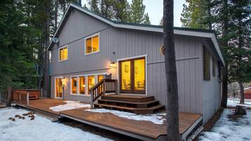 House, Multiple Beds, Hot Tub | Exterior