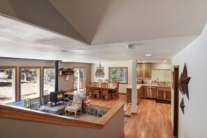 House, Multiple Beds, Hot Tub | Interior