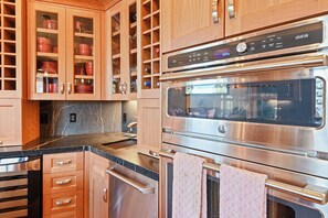 House, Multiple Beds, Patio, Mountain View (Lakeview Mountain Chalet) | Private kitchen